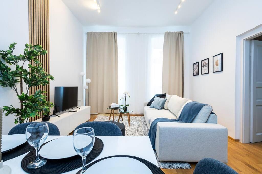Orestaliving - Spacious 2Br On The Danube Canal Vienna Exterior photo