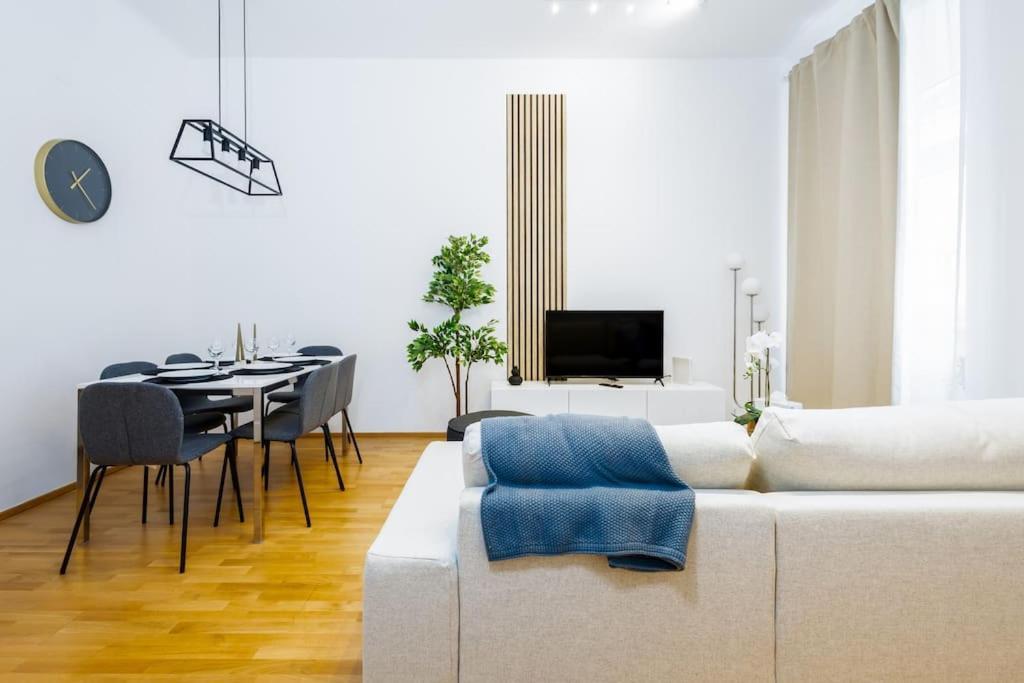 Orestaliving - Spacious 2Br On The Danube Canal Vienna Exterior photo
