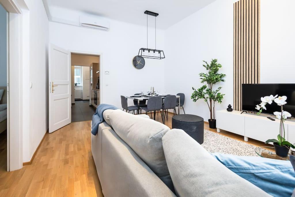 Orestaliving - Spacious 2Br On The Danube Canal Vienna Exterior photo